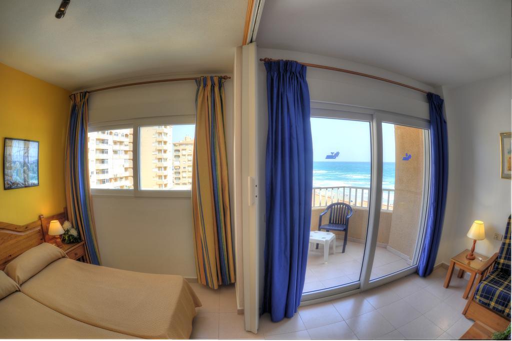 Apartamentos La Mirage La Manga del Mar Menor Quarto foto