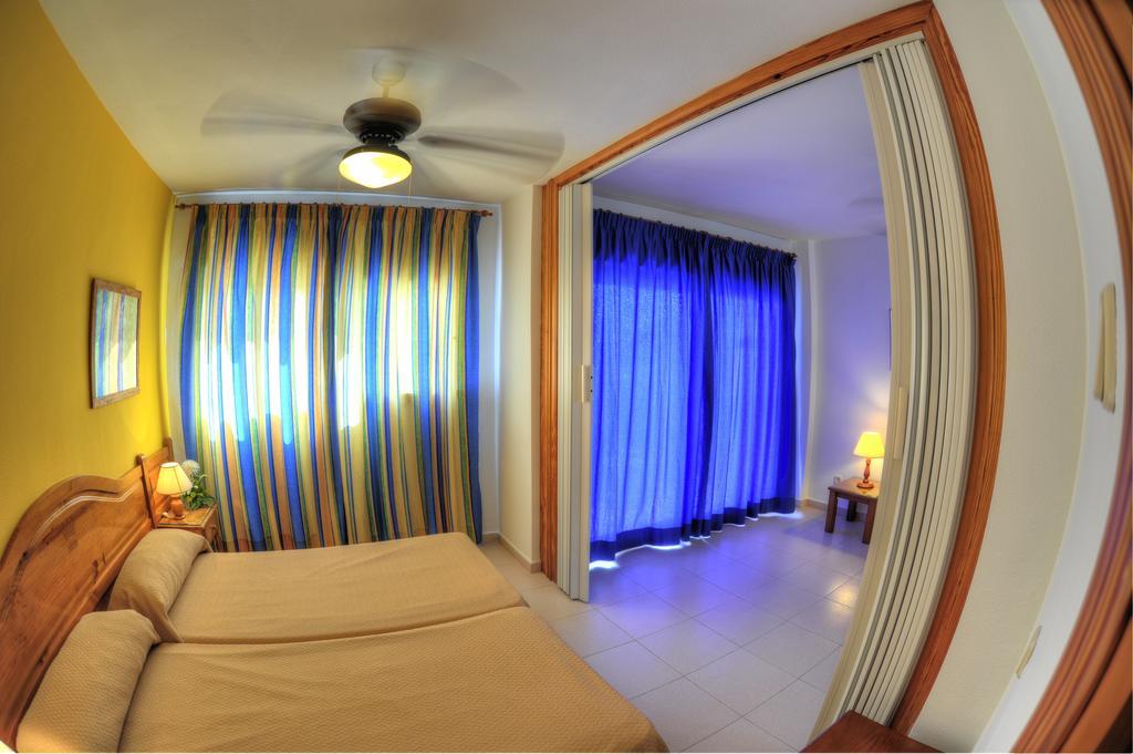 Apartamentos La Mirage La Manga del Mar Menor Quarto foto